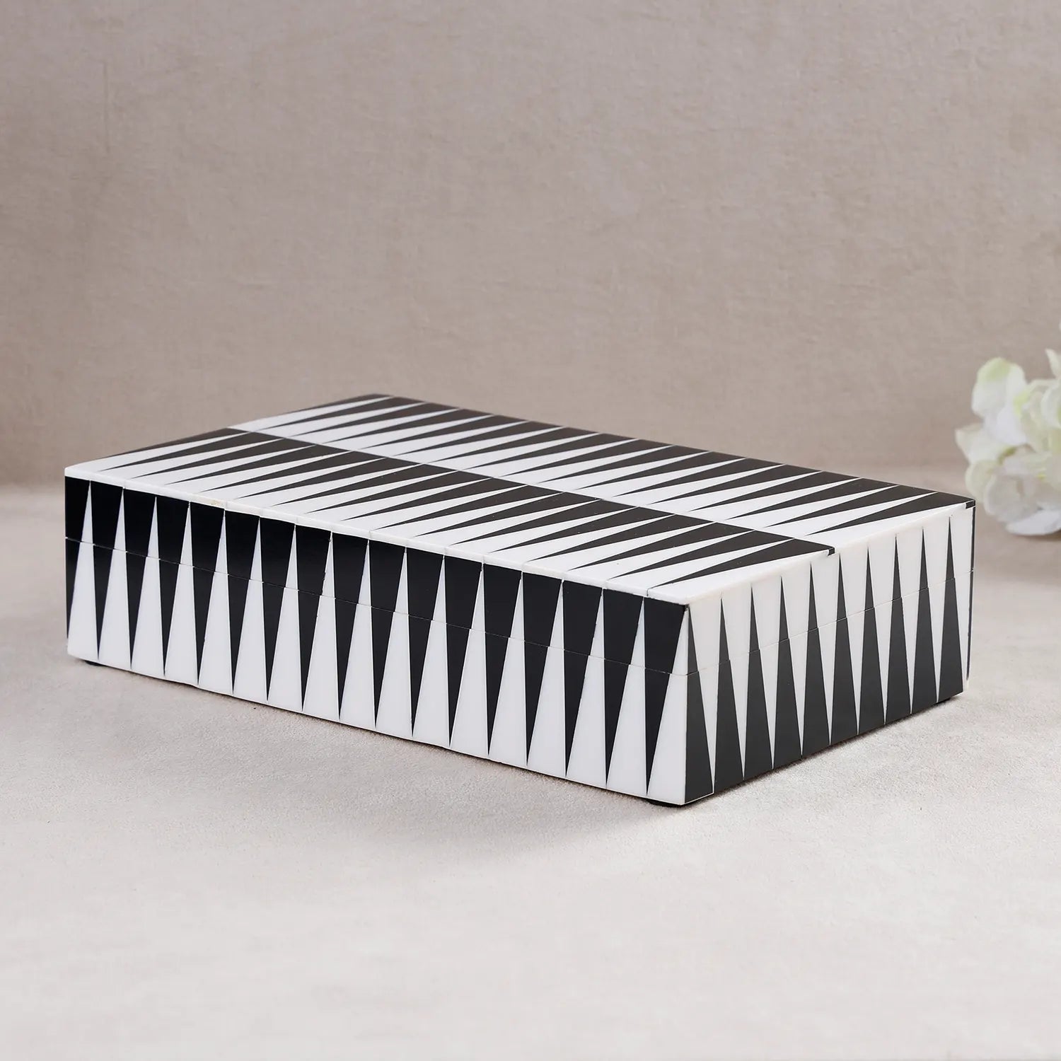 Decorative Storage Box Monochrome Collection Resin Inlay Black & White – 10x6"