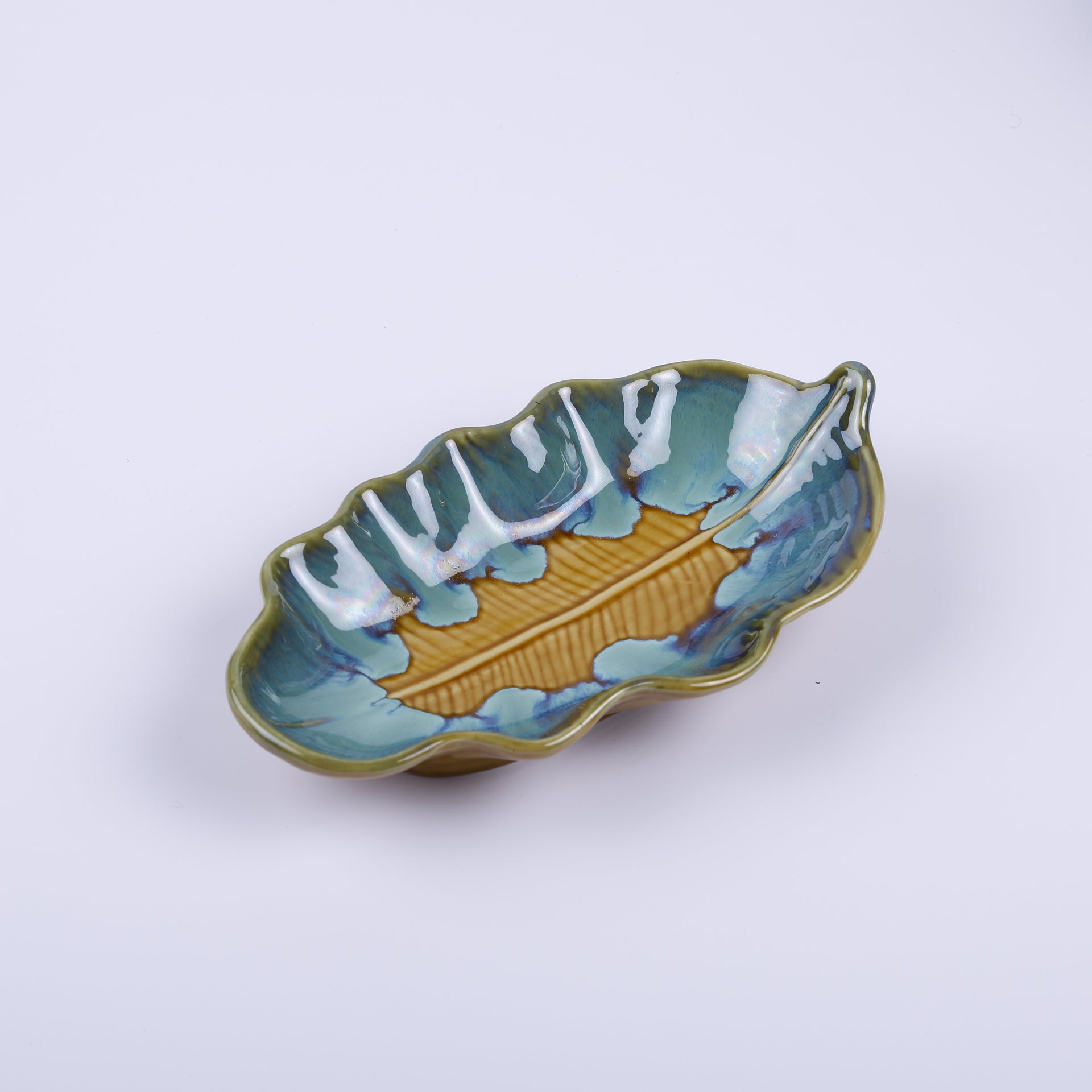 Handmade Decorative Ceramic Platter For Serving & Decor - GREEN-LEAF